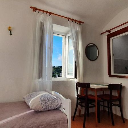 Apartments - 3 A Beautiful Apartment With A Sea View Хвар Экстерьер фото